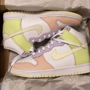 Cashmere Women’s Dunk High. NEVER WORN.